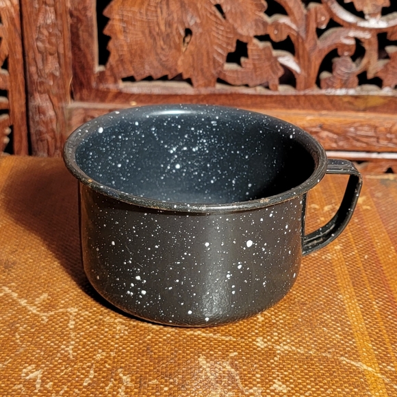 Vintage Black with White Speckled Enamelware metal Camping mug - Picture 1 of 8